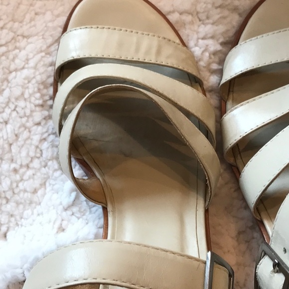 Ann Taylor Wooden Block Heeled Strappy Sandal - Picture 8 of 9